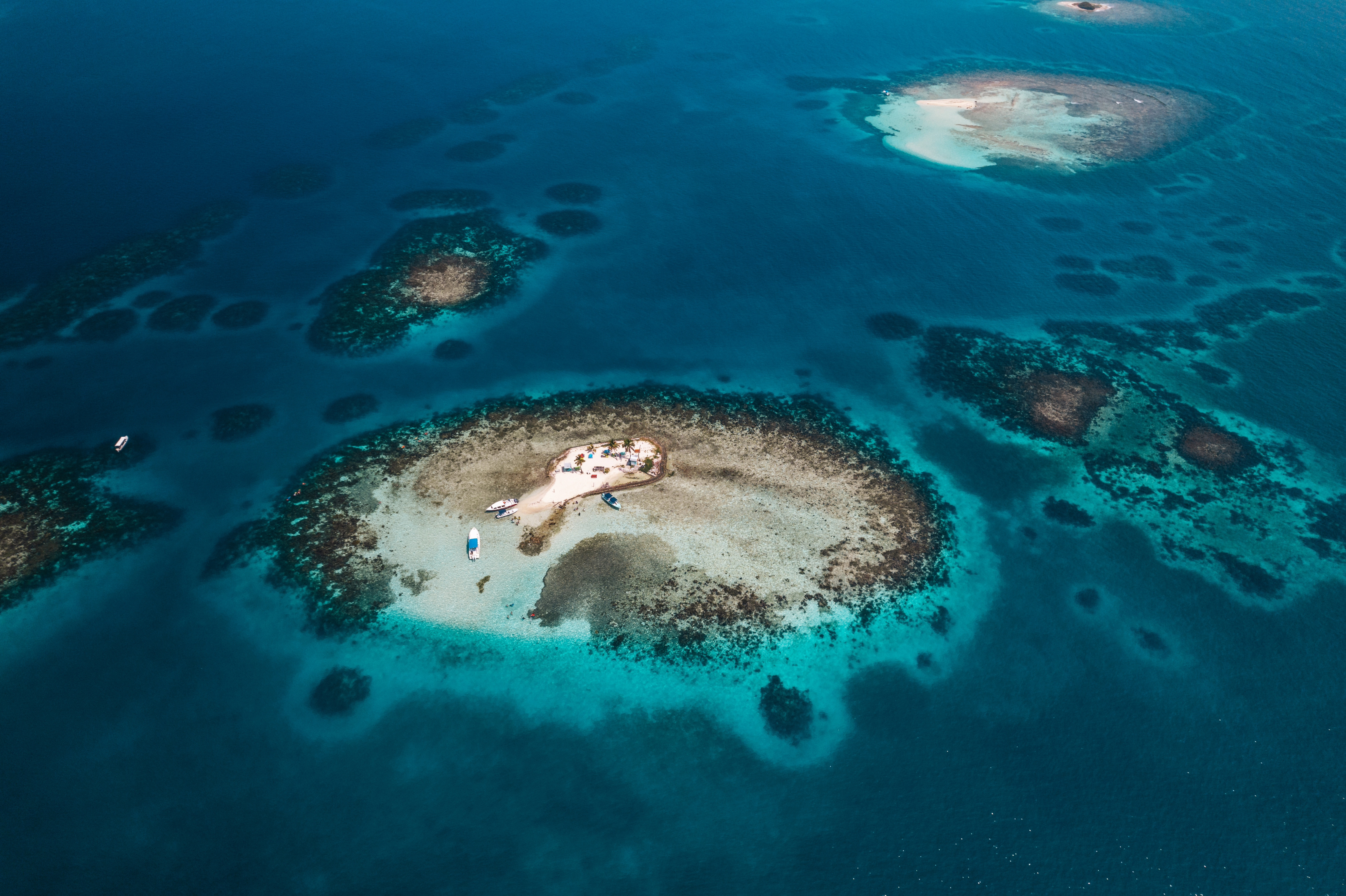 Silk Caye and Moho Caye